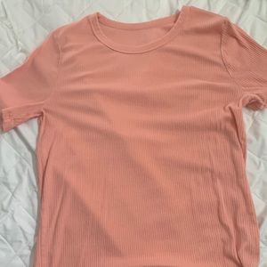 Peachy ribbed basic crew neck tee